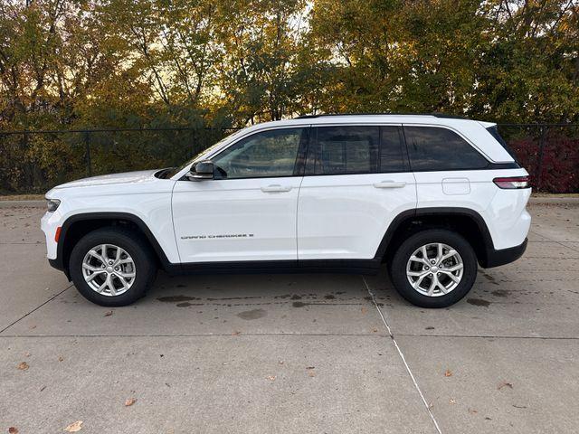 used 2024 Jeep Grand Cherokee car, priced at $29,875