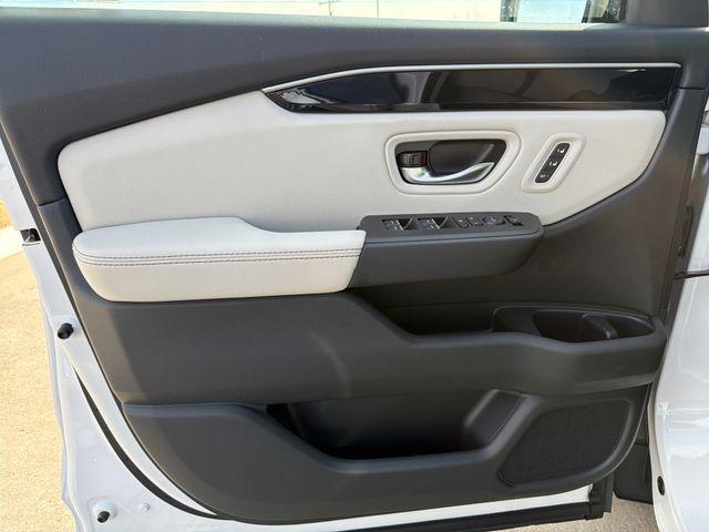 new 2026 Honda Pilot car, priced at $47,195