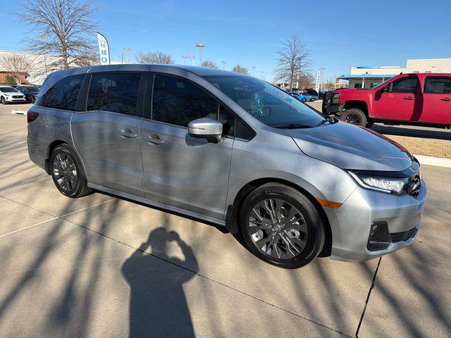 new 2026 Honda Odyssey car, priced at $48,990