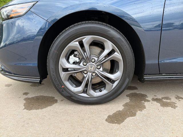 new 2026 Honda Accord Hybrid car, priced at $36,290