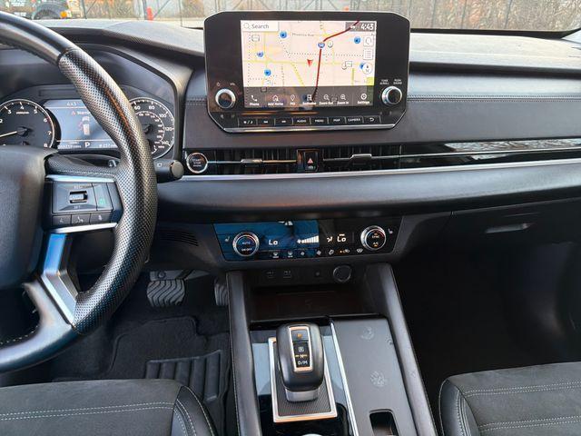 used 2024 Mitsubishi Outlander car, priced at $23,495