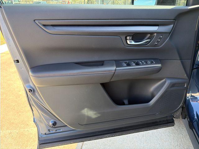 new 2026 Honda CR-V Hybrid car, priced at $41,675