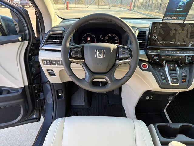 new 2026 Honda Odyssey car, priced at $44,290