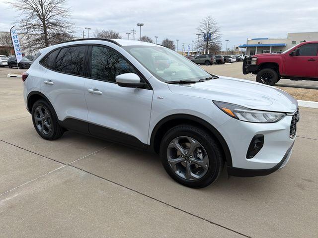 used 2025 Ford Escape car, priced at $25,895