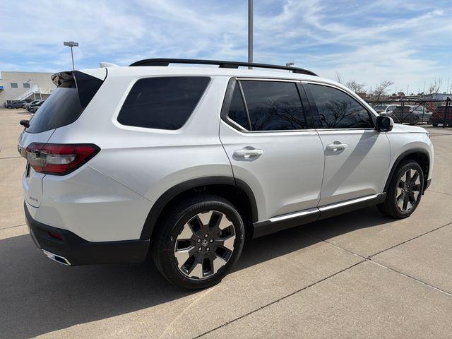 new 2026 Honda Pilot car, priced at $55,445