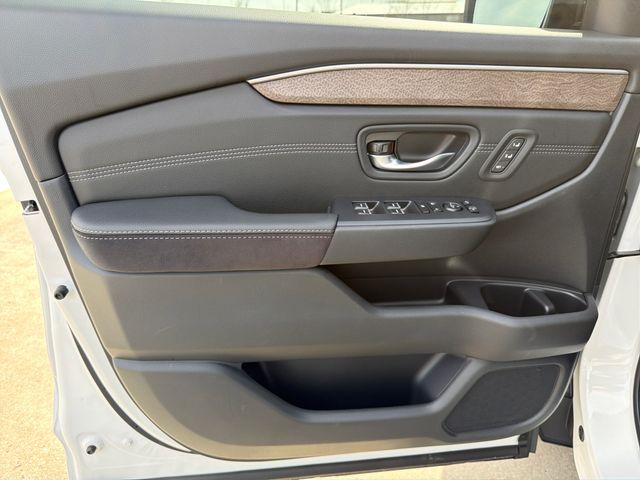 new 2026 Honda Pilot car, priced at $55,445