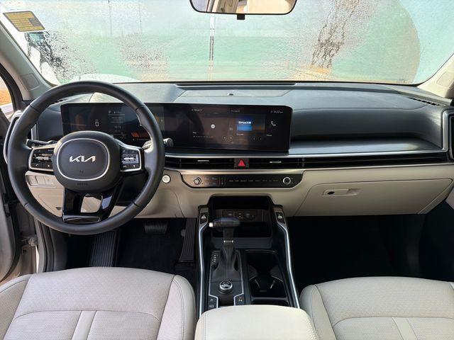used 2025 Kia Sorento car, priced at $32,295