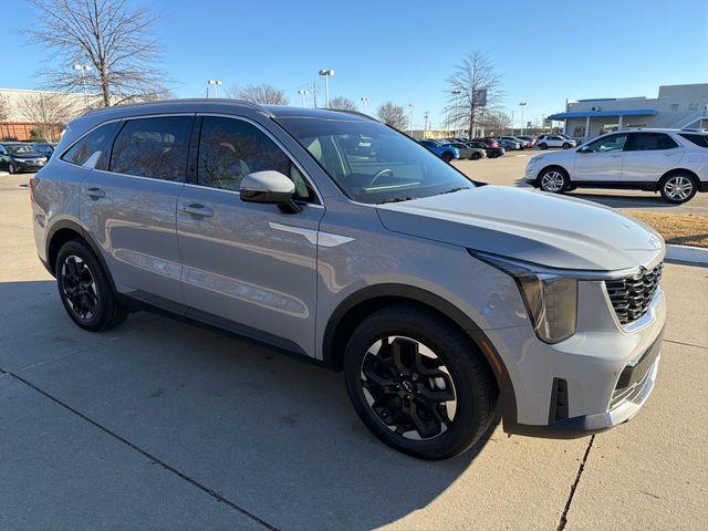 used 2025 Kia Sorento car, priced at $32,295