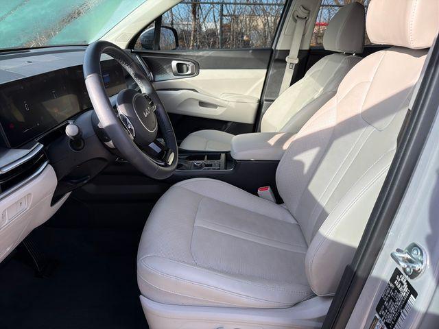used 2025 Kia Sorento car, priced at $32,295