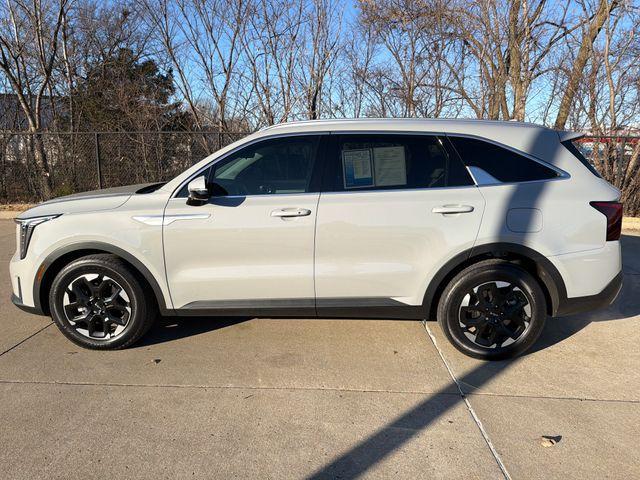 used 2025 Kia Sorento car, priced at $32,295