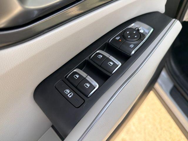 used 2025 Kia Sorento car, priced at $32,295