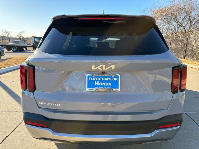 used 2025 Kia Sorento car, priced at $32,295