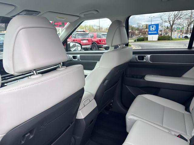 used 2025 Hyundai Santa Fe car, priced at $32,125