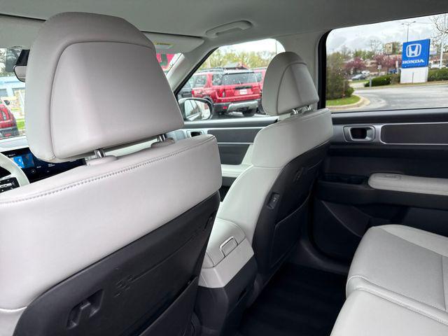 used 2025 Hyundai Santa Fe car, priced at $32,086