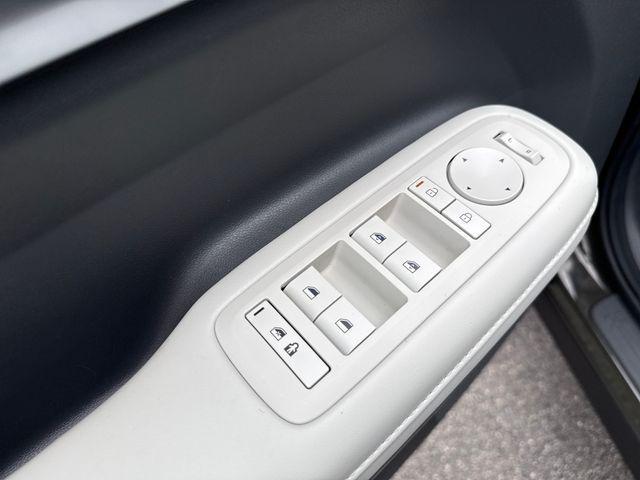 used 2025 Hyundai Santa Fe car, priced at $32,086
