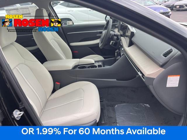 new 2025 Hyundai Sonata Hybrid car, priced at $28,210