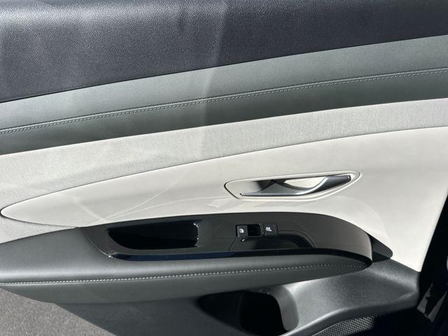 new 2026 Hyundai TUCSON Hybrid car, priced at $40,215