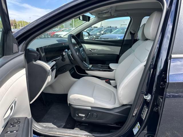 used 2025 Hyundai TUCSON Hybrid car, priced at $30,480