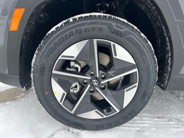 new 2026 Hyundai TUCSON Hybrid car, priced at $32,200