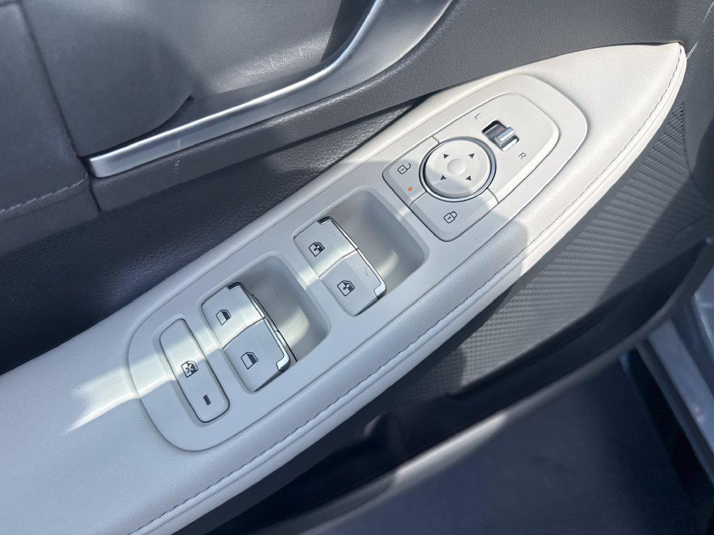 used 2025 Hyundai Sonata Hybrid car, priced at $33,641