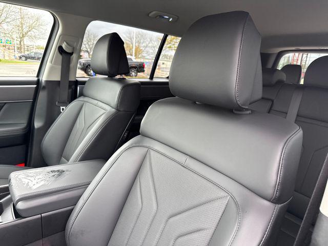 used 2025 Hyundai Santa Fe car, priced at $32,272