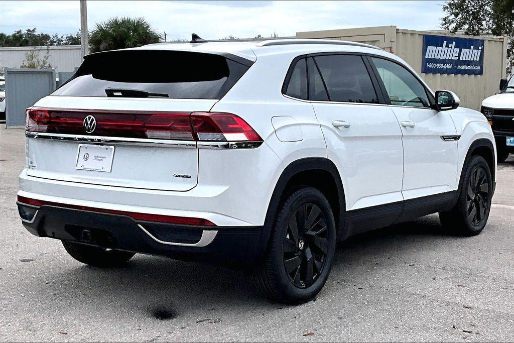 new 2026 Volkswagen Atlas Cross Sport car, priced at $43,652