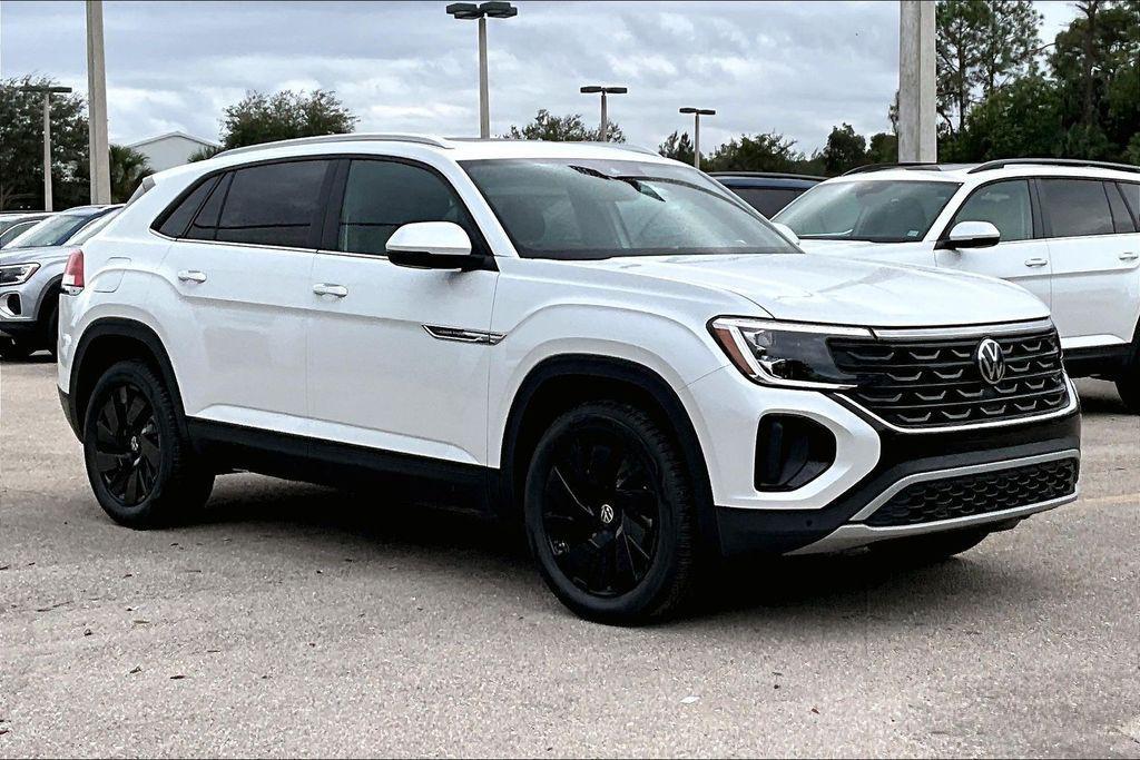 new 2026 Volkswagen Atlas Cross Sport car, priced at $43,652
