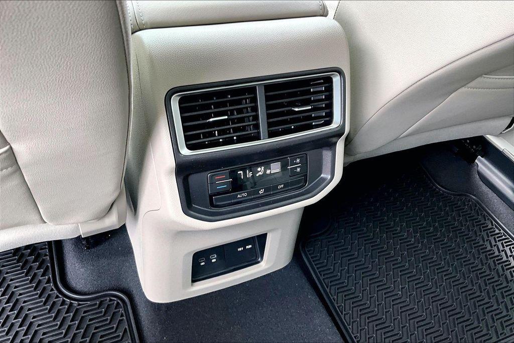 new 2026 Volkswagen Atlas car, priced at $43,581
