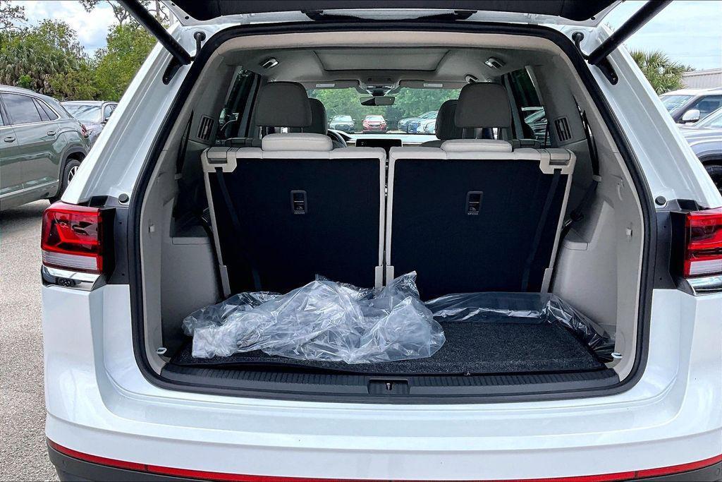 new 2026 Volkswagen Atlas car, priced at $43,581