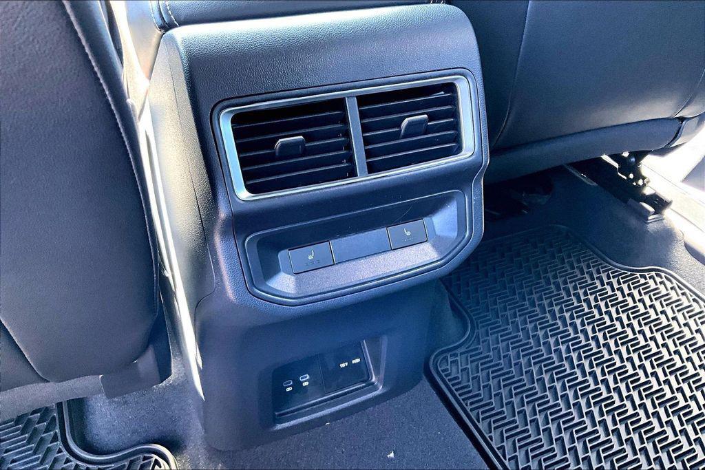 new 2026 Volkswagen Atlas Cross Sport car, priced at $51,002