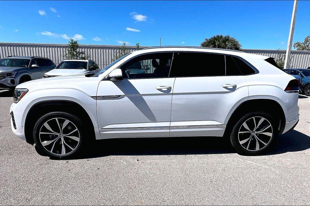 new 2026 Volkswagen Atlas Cross Sport car, priced at $51,002