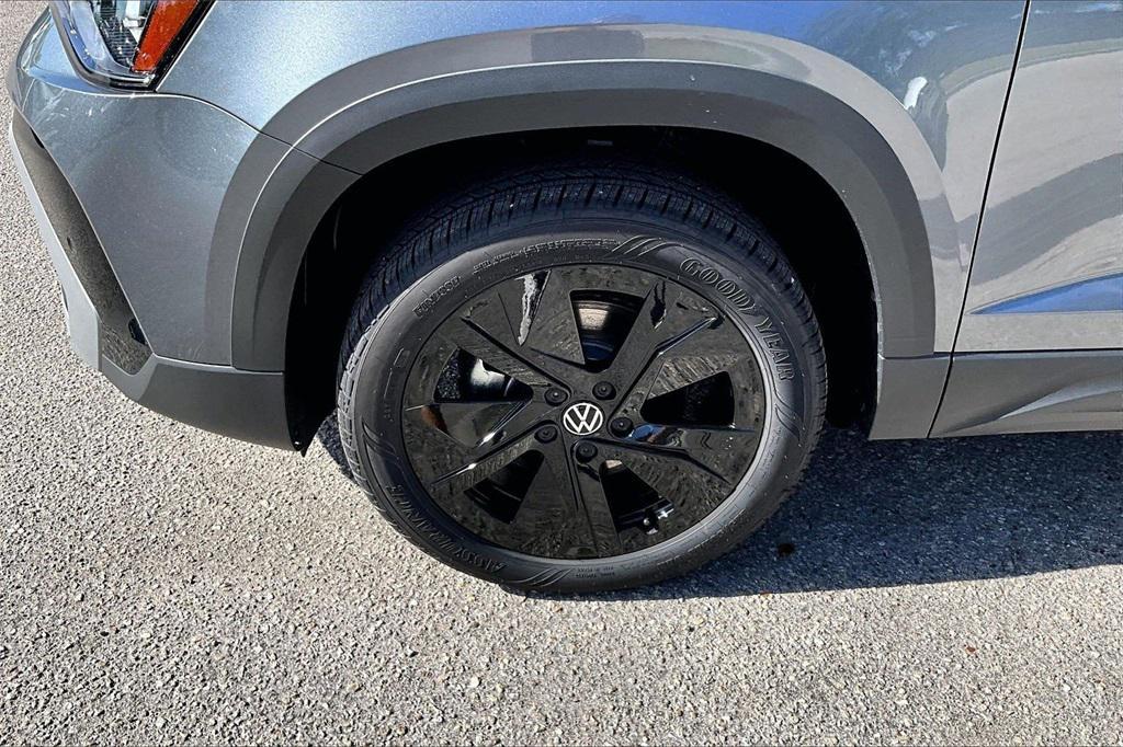 new 2026 Volkswagen Taos car, priced at $31,544