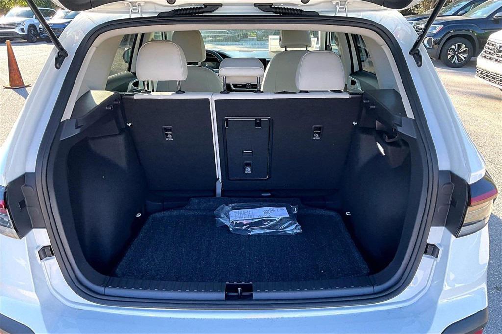 new 2026 Volkswagen Taos car, priced at $30,512