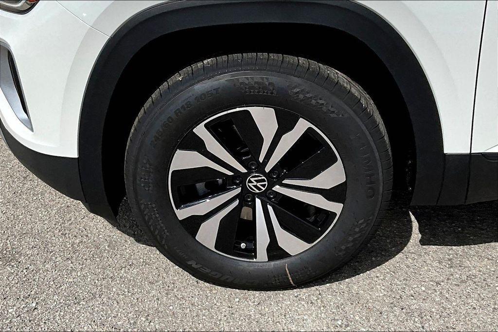 new 2026 Volkswagen Atlas car, priced at $39,170