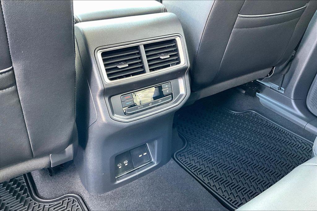 new 2026 Volkswagen Atlas car, priced at $44,671