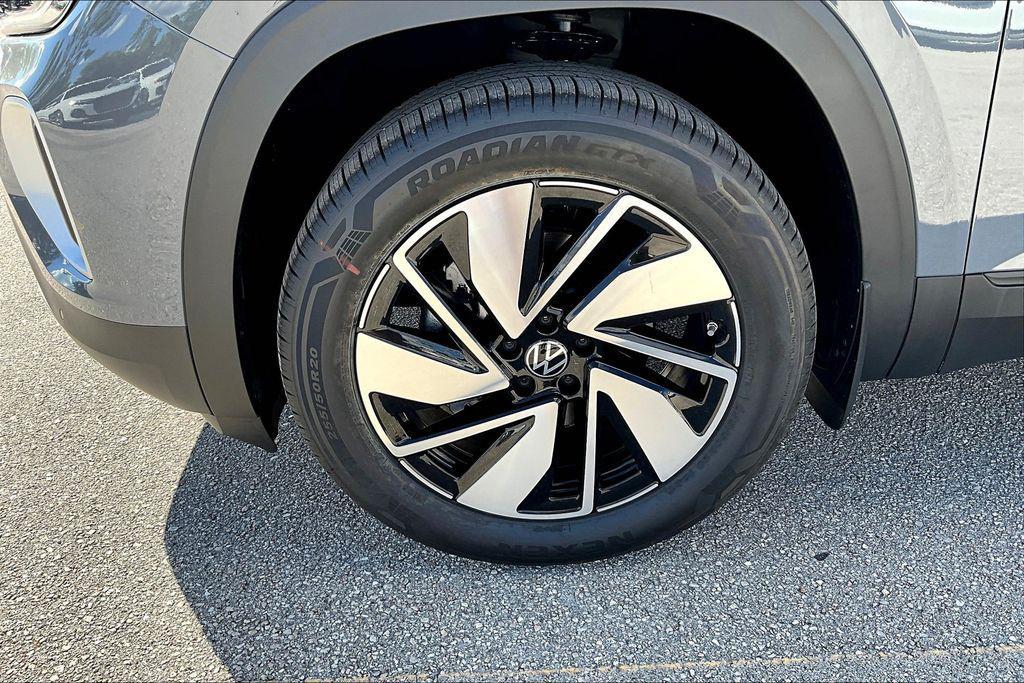 new 2026 Volkswagen Atlas car, priced at $44,671