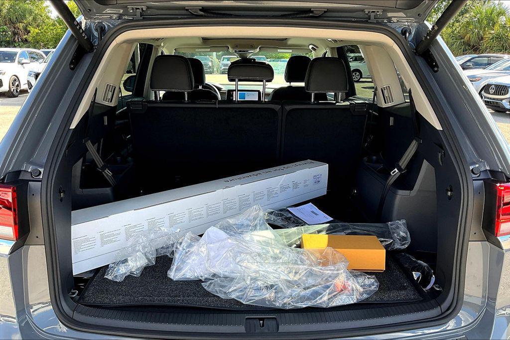 new 2026 Volkswagen Atlas car, priced at $44,671