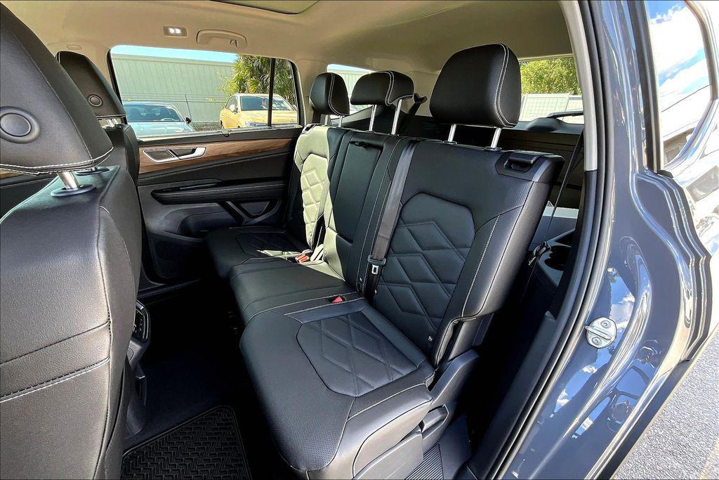 new 2026 Volkswagen Atlas car, priced at $44,671