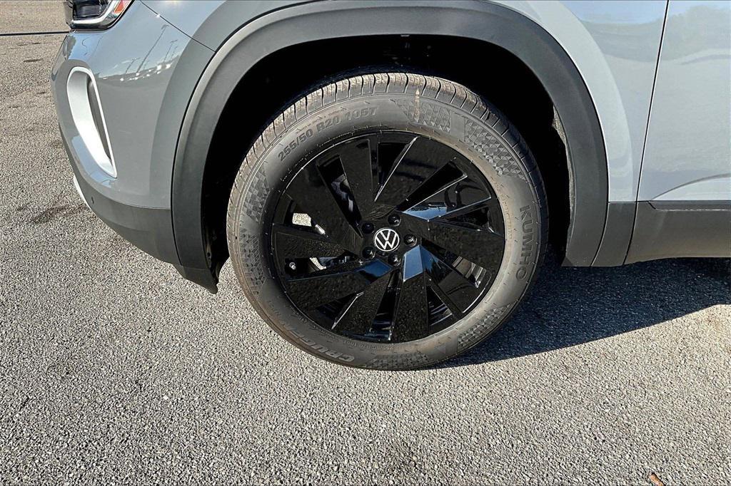 new 2026 Volkswagen Atlas car, priced at $44,149