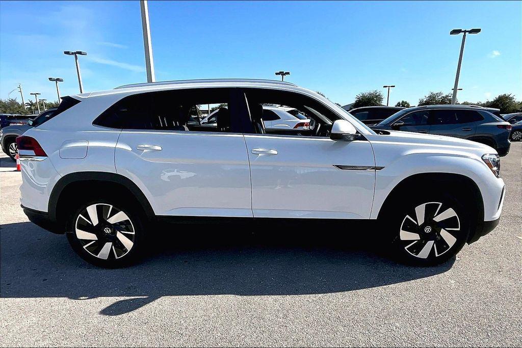 new 2026 Volkswagen Atlas Cross Sport car, priced at $43,331
