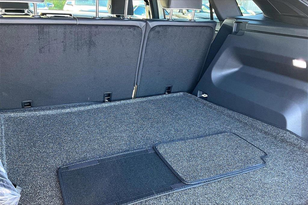 new 2026 Volkswagen Atlas Cross Sport car, priced at $52,002