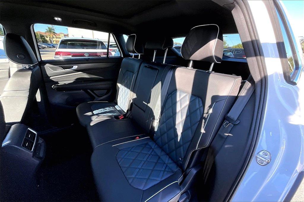 new 2026 Volkswagen Atlas Cross Sport car, priced at $52,002