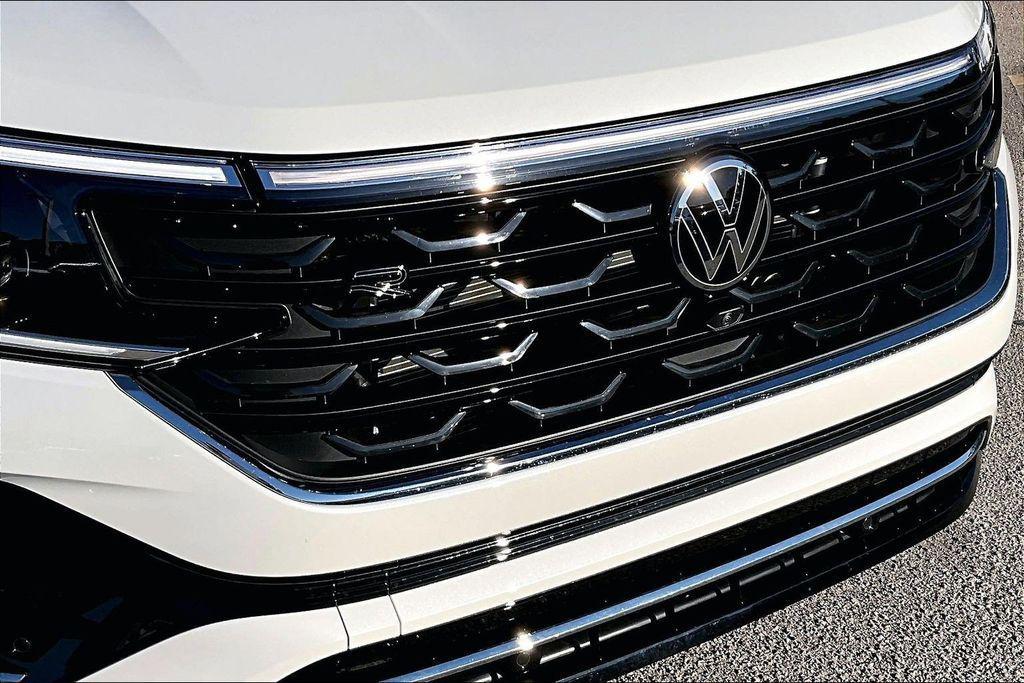 new 2026 Volkswagen Atlas Cross Sport car, priced at $51,002