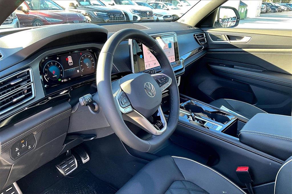 new 2026 Volkswagen Atlas Cross Sport car, priced at $52,002