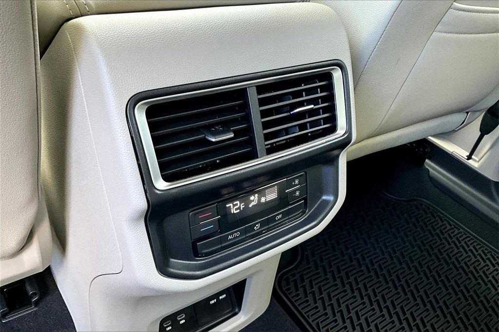 new 2026 Volkswagen Atlas car, priced at $43,463