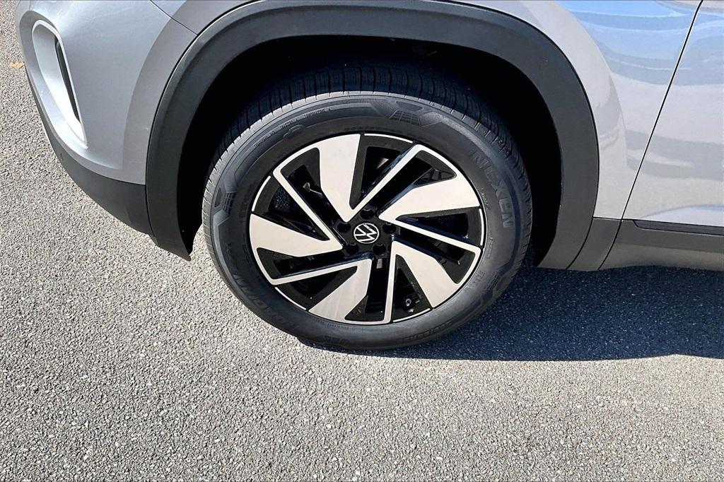 new 2026 Volkswagen Atlas car, priced at $42,359