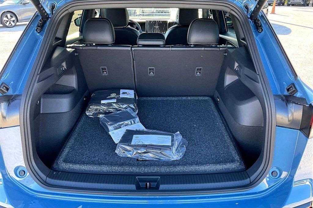 new 2026 Volkswagen Tiguan car, priced at $38,305