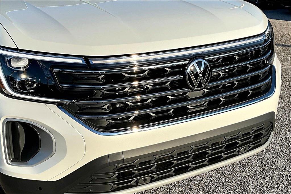 new 2026 Volkswagen Atlas car, priced at $43,551