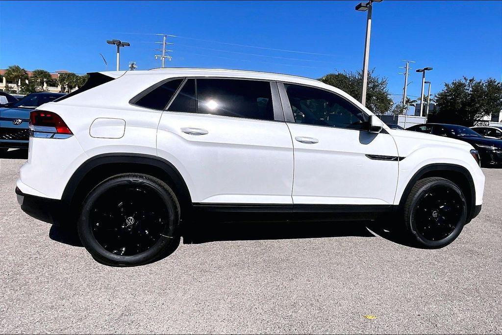 new 2026 Volkswagen Atlas Cross Sport car, priced at $42,007