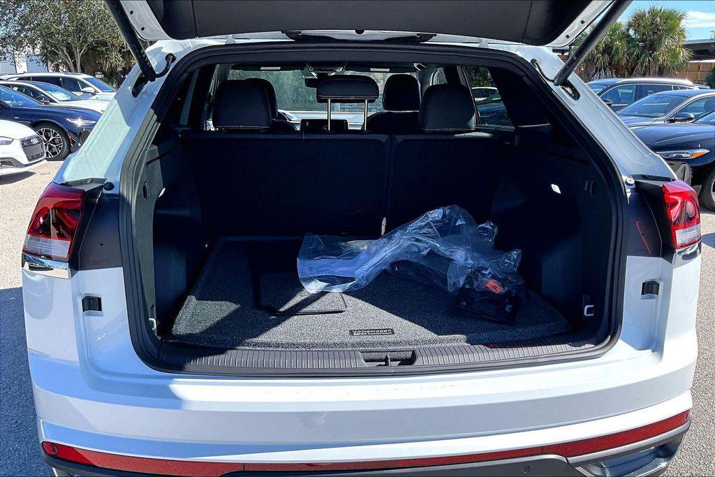 new 2026 Volkswagen Atlas Cross Sport car, priced at $42,007